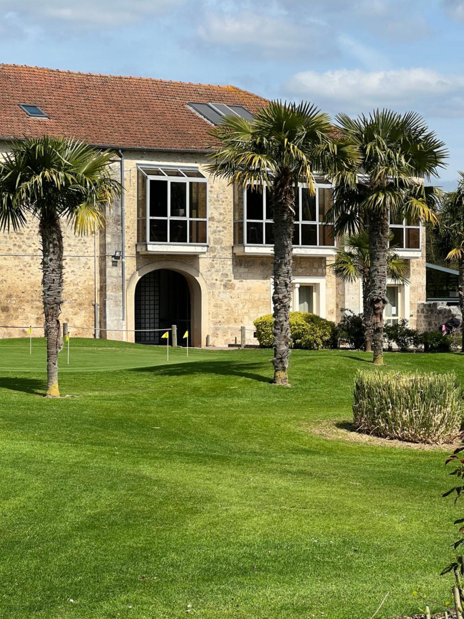 Hotel Abbaye Du Golf De Lesigny ภายนอก รูปภาพ